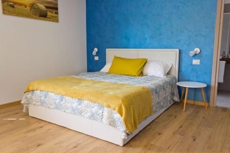Il Gatto Stanco B&B Арона Экстерьер фото