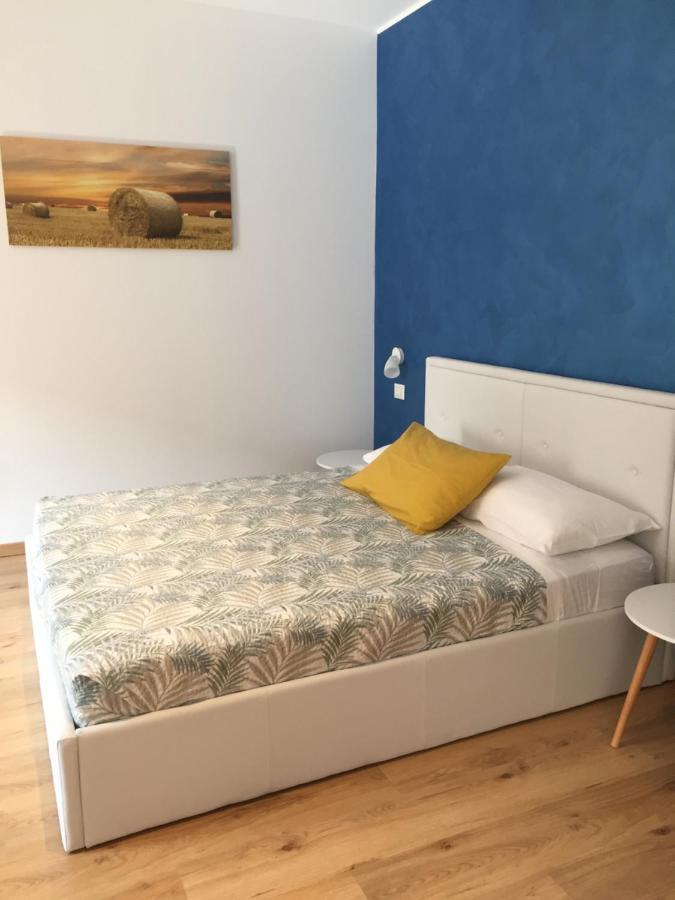 Il Gatto Stanco B&B Арона Экстерьер фото